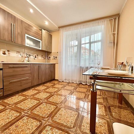 Apartpoltava 100 Квадратних Метрів Затишку В Серці Полтави, Корпусний Парк, Банківський Чек Εξωτερικό φωτογραφία